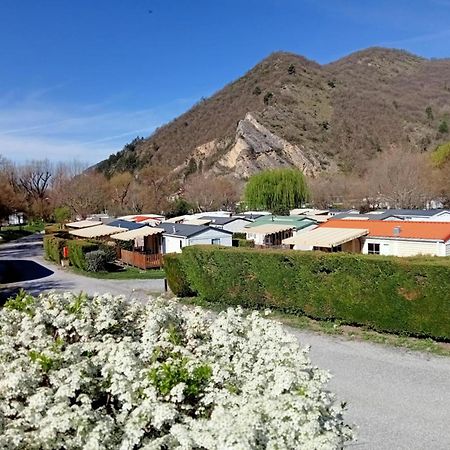 Camping Du Bourg Дінь-ле-Бен Екстер'єр фото