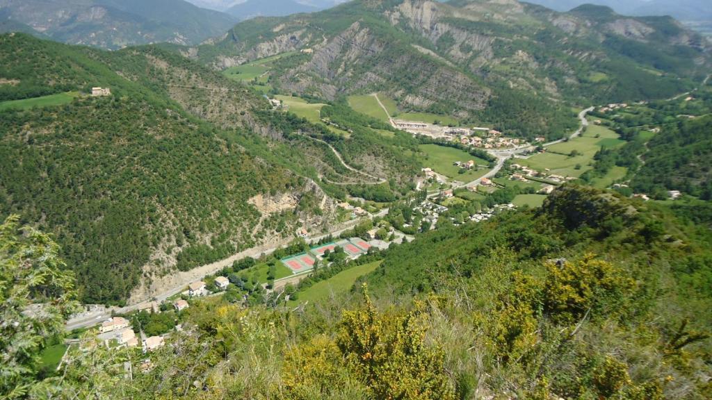 Camping Du Bourg Дінь-ле-Бен Екстер'єр фото