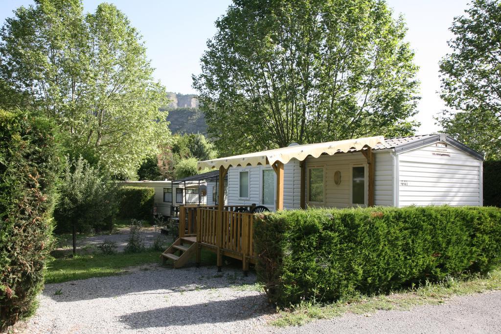 Camping Du Bourg Дінь-ле-Бен Номер фото