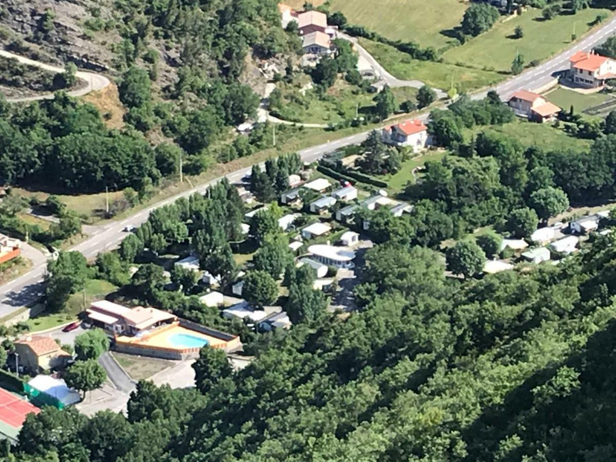 Camping Du Bourg Дінь-ле-Бен Екстер'єр фото