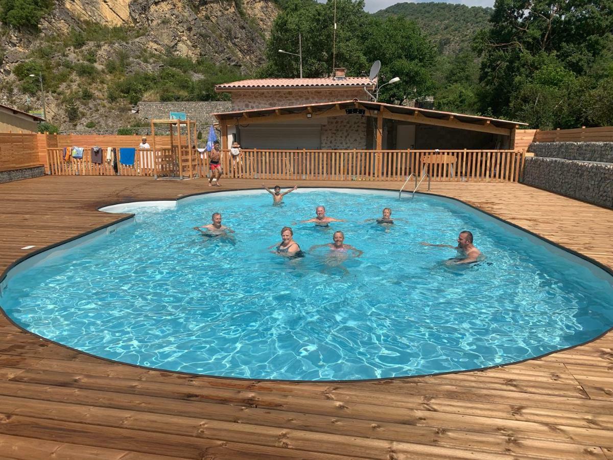 Camping Du Bourg Дінь-ле-Бен Екстер'єр фото